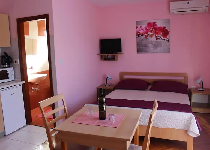 Apartment 5786b *